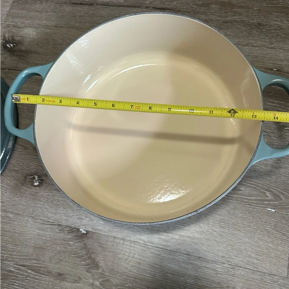 Le Creuset Teal Enameled Cast Iron Dutch Oven color OCEAN made in France